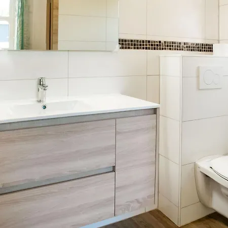 Superb In Near Centre Apartament Spa